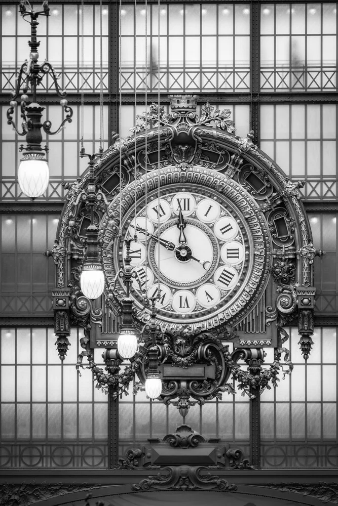 Train station clock at the Musée d'Orsay in Paris - Fineart photography by Jan Becke