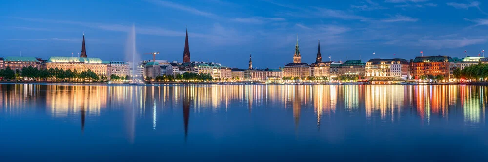 Binnenalster in Hamburg at night - Fineart photography by Jan Becke