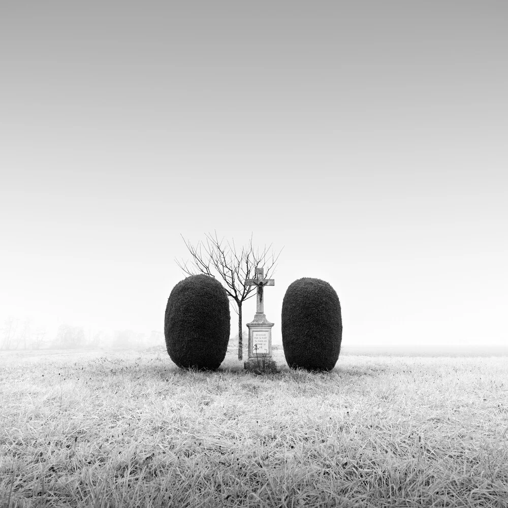 Croix Alsacienne - Au nom du Père II | Frankreich - fotokunst von Ronny Behnert