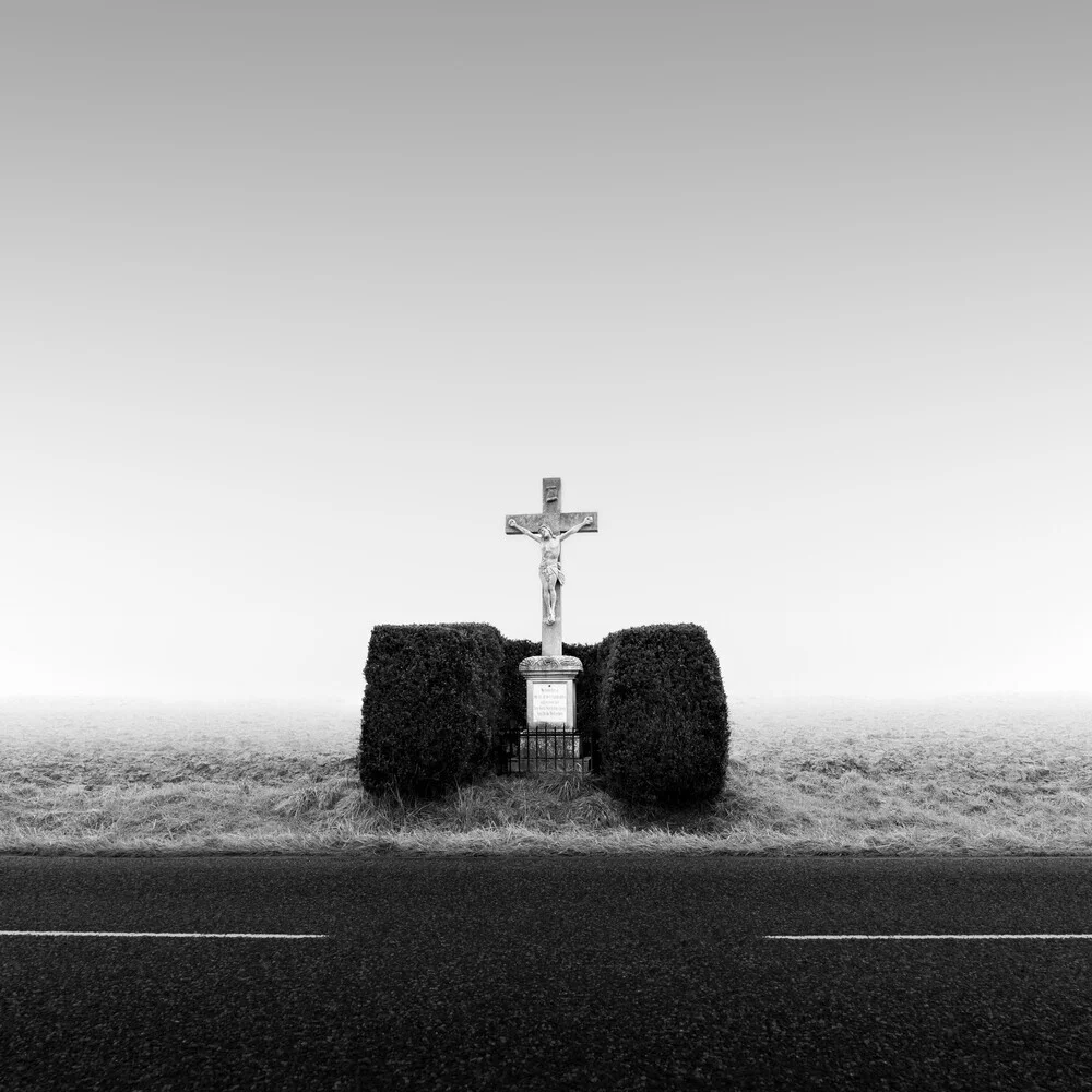 Croix Alsacienne - Au nom du Père | Frankreich - fotokunst von Ronny Behnert