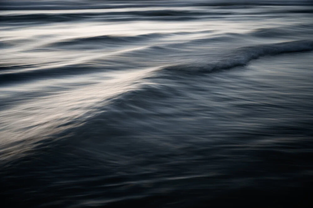 The Uniqueness of Waves XXXIII - fotokunst von Tal Paz-fridman