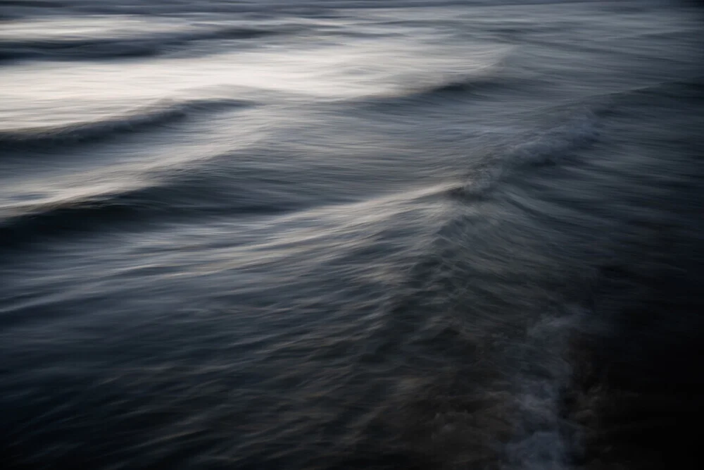 The Uniqueness of Waves XXXIV - Fineart photography by Tal Paz-fridman