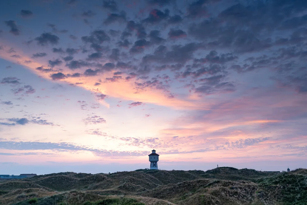 Sonnenaufgang am Wasserturm auf Langeoog - fotokunst von Jan Becke