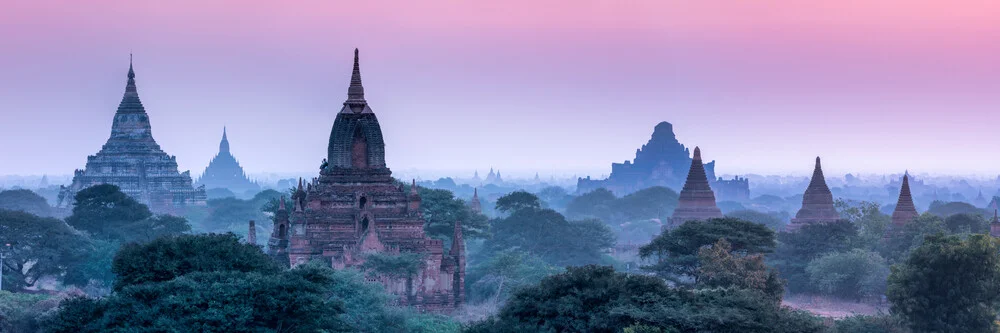 Morgendämmerung in Bagan - fotokunst von Jan Becke