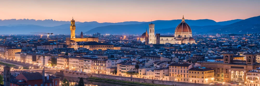 Florenz Stadtansicht am Abend - fotokunst von Jan Becke