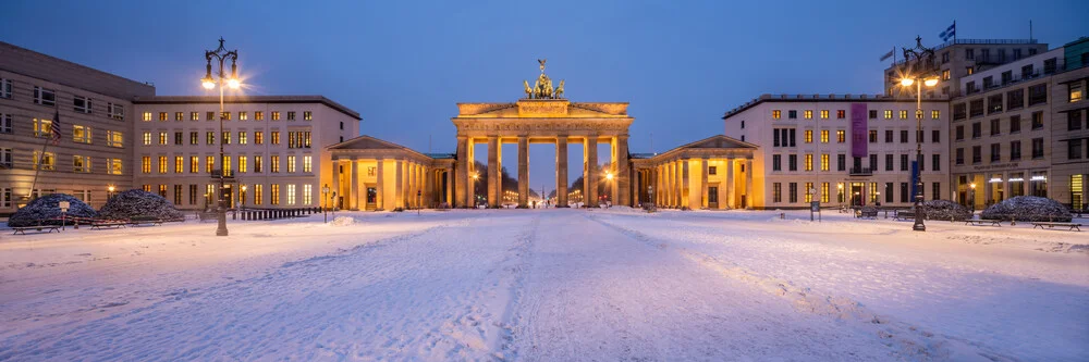 Brandenburger Tor im Winter - fotokunst von Jan Becke
