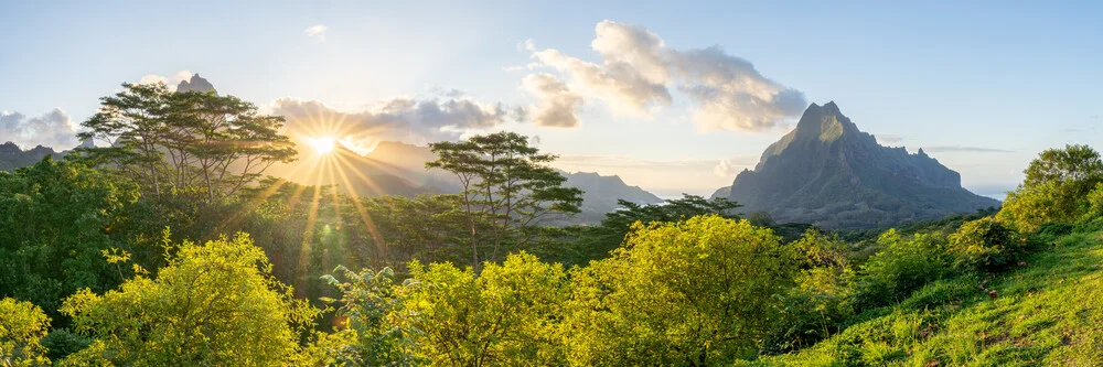 Belvedere Lookout on Moorea island - Fineart photography by Jan Becke