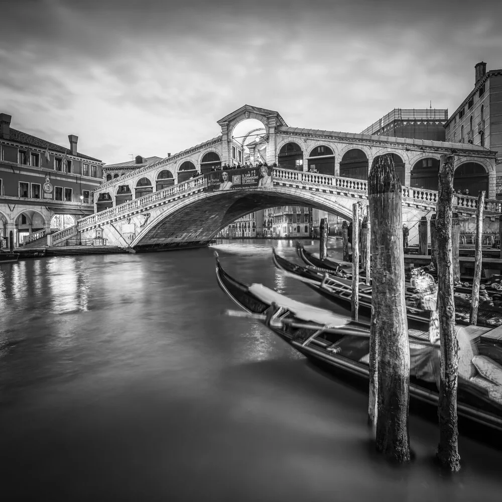 Rialtobrücke in Venedig - fotokunst von Jan Becke