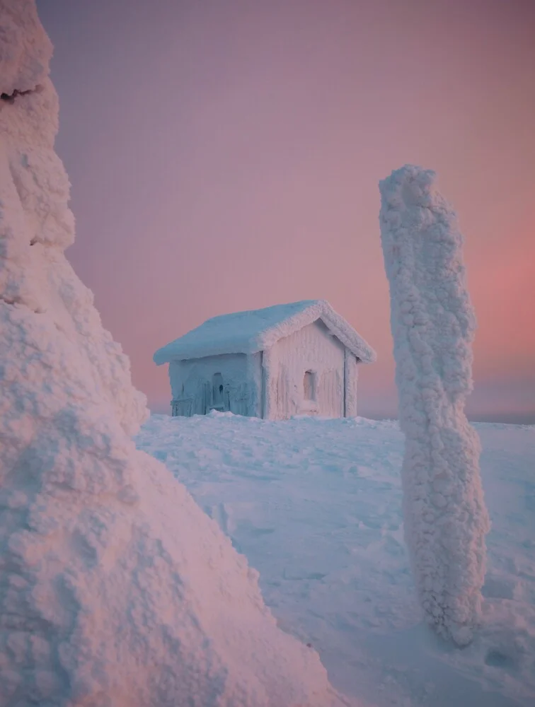 Iced cabin - fotokunst von André Alexander