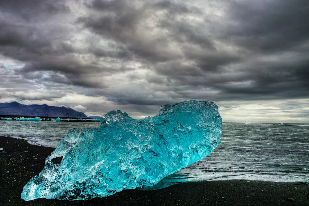 Jökulsarlon Beach - Fineart photography by Boris Buschardt