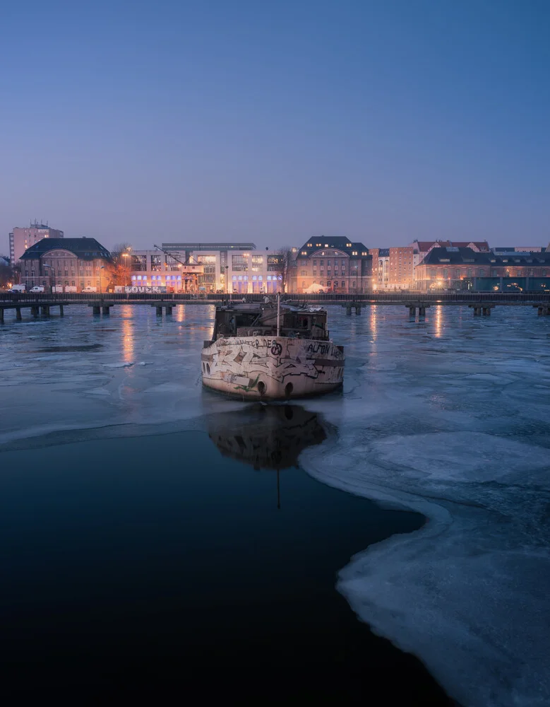 Frozen old Lady - Fineart photography by Patrick Noack