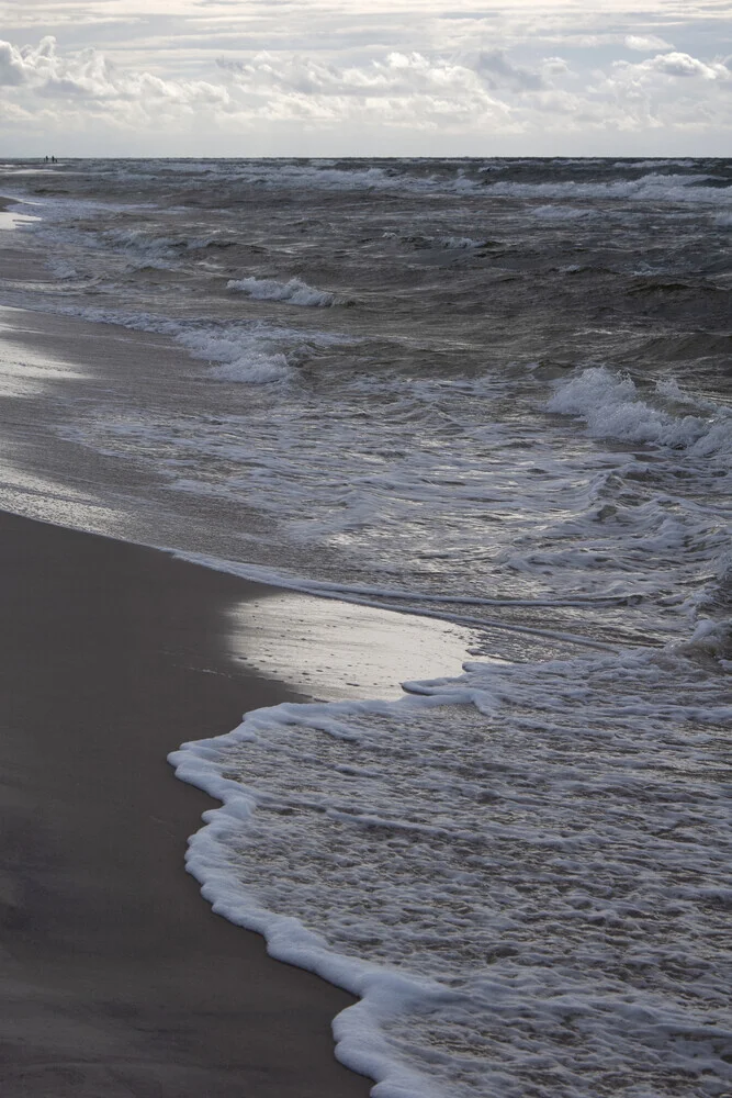 greige golden evening beach walk - fotokunst von Studio Na.hili