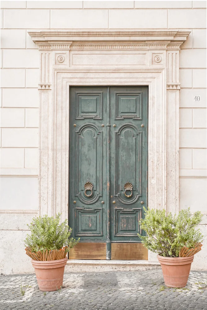 Old Wooden Door in Rome, Italy - fotokunst von Henrike Schenk