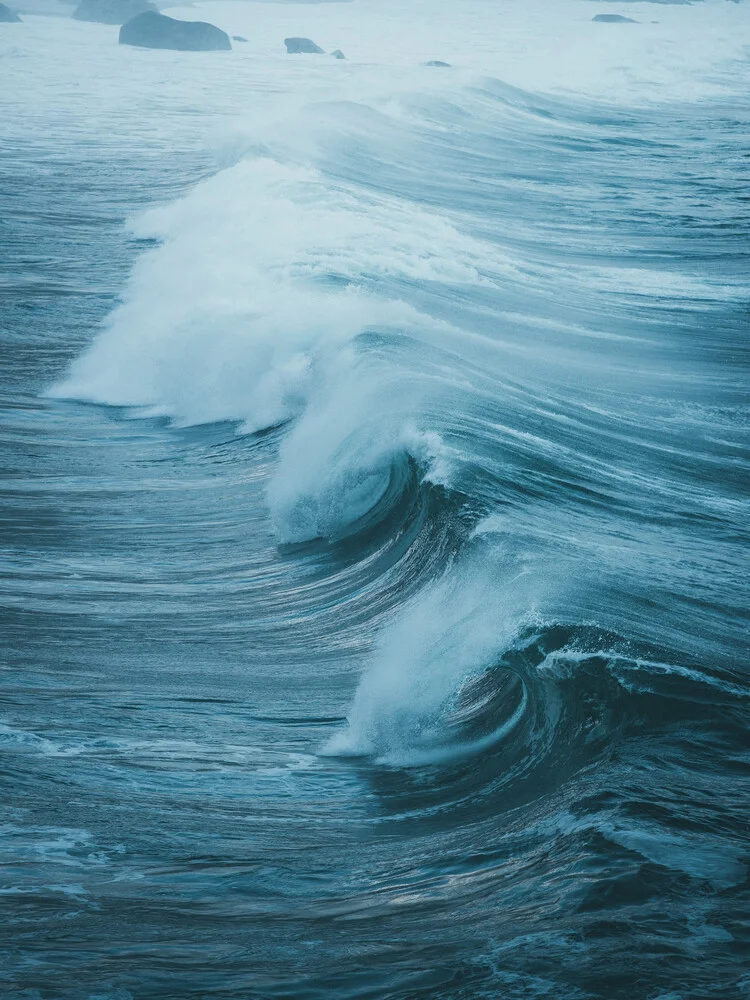 crashing waves. - fotokunst von Philipp Heigel