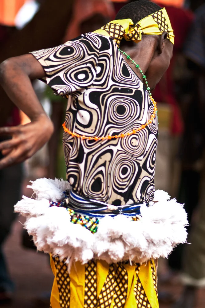 Dancer of the The Thama Cultural Group - Tamale - fotokunst von Lucía Arias Ballesteros