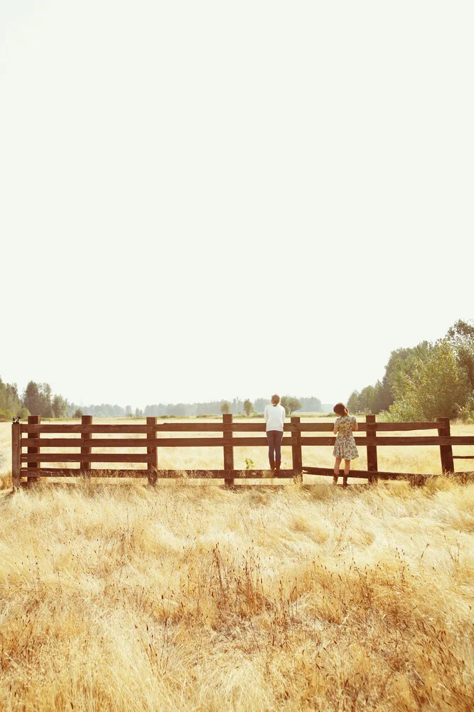 Fence Standing - fotokunst von Kevin Russ