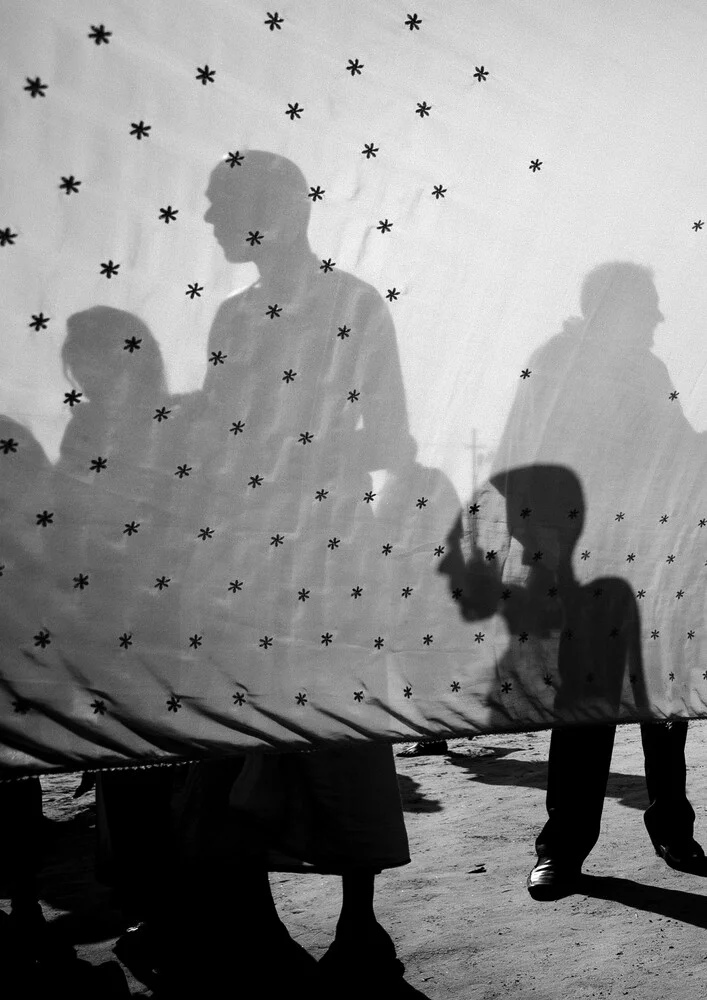 Women Drying Saris In Maha Kumbh Mela, Allahabad, India - Fineart photography by Eric Lafforgue