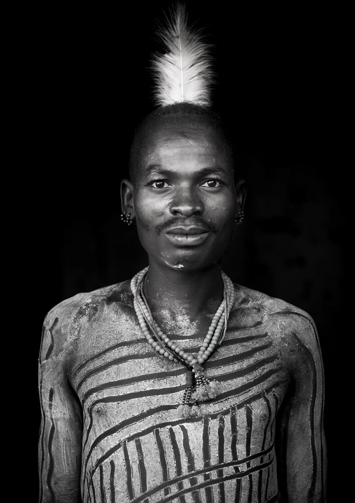 Bashada tribe man with body painting Ethiopia - fotokunst von Eric Lafforgue