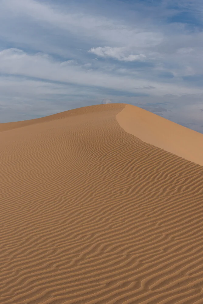 Sand dune in the Sahara - fotokunst von Photolovers .