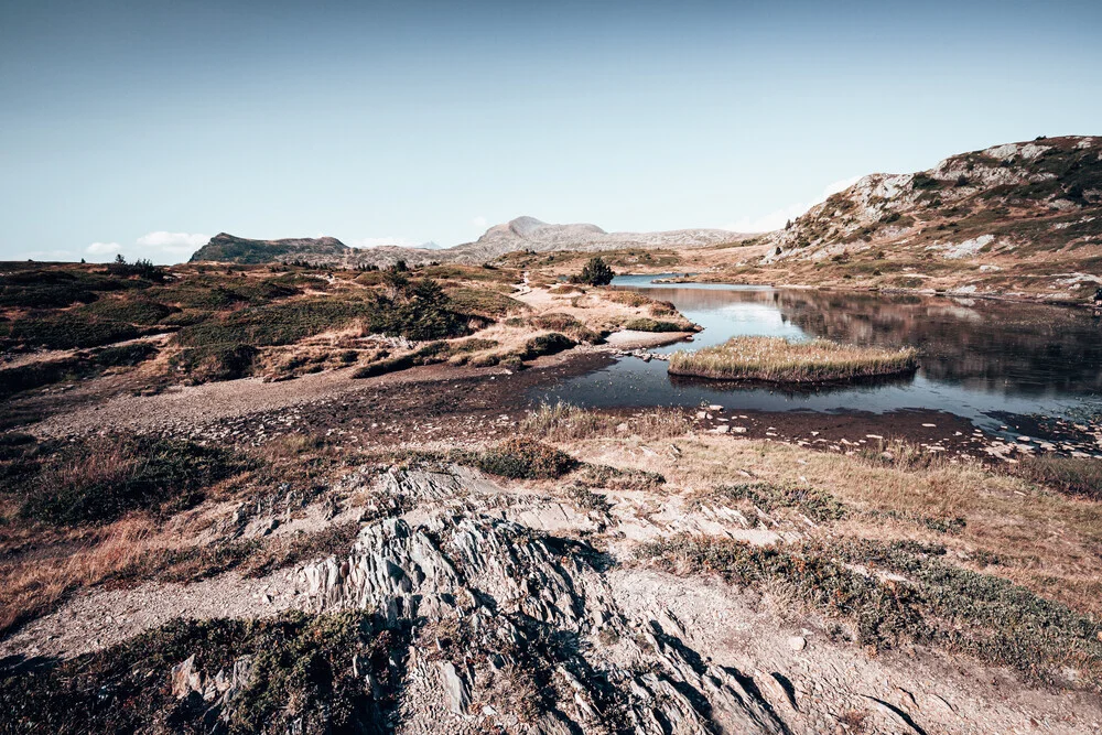 Small mountain lake in the French Alps - fotokunst von Eva Stadler