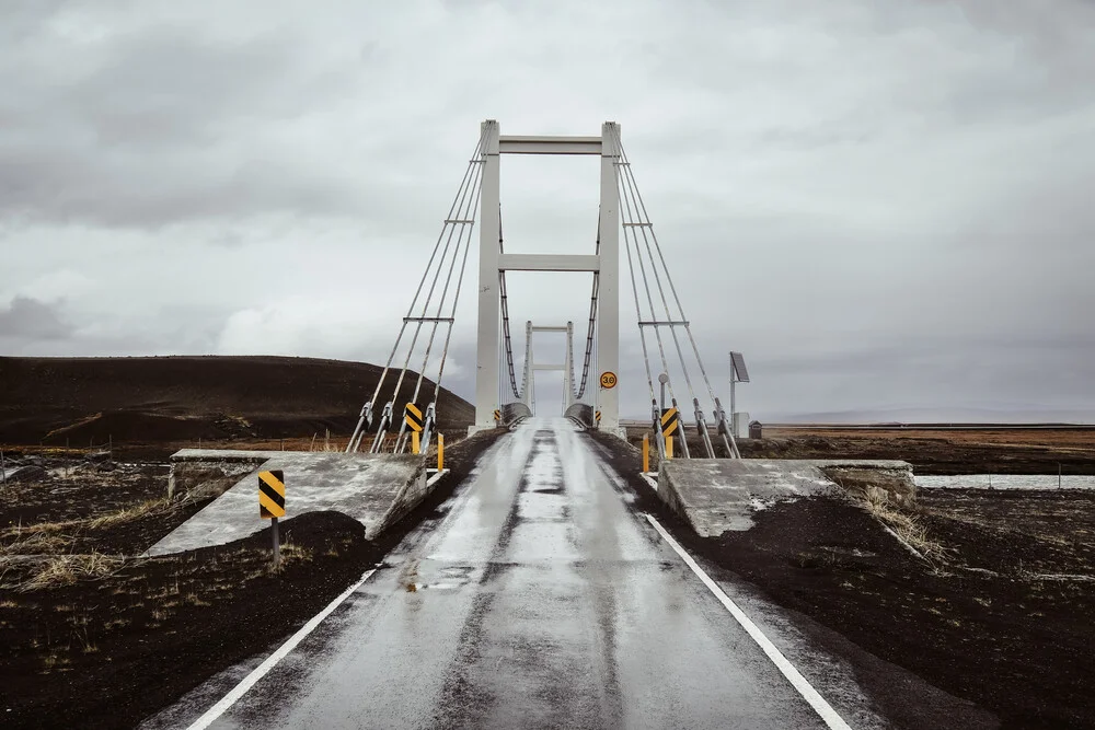 AEROBRIDGE - fotokunst von Roman Becker