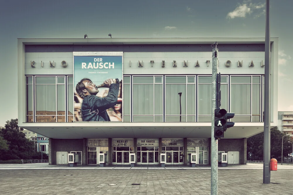 kino international no. 04 - fotokunst von Michael Belhadi