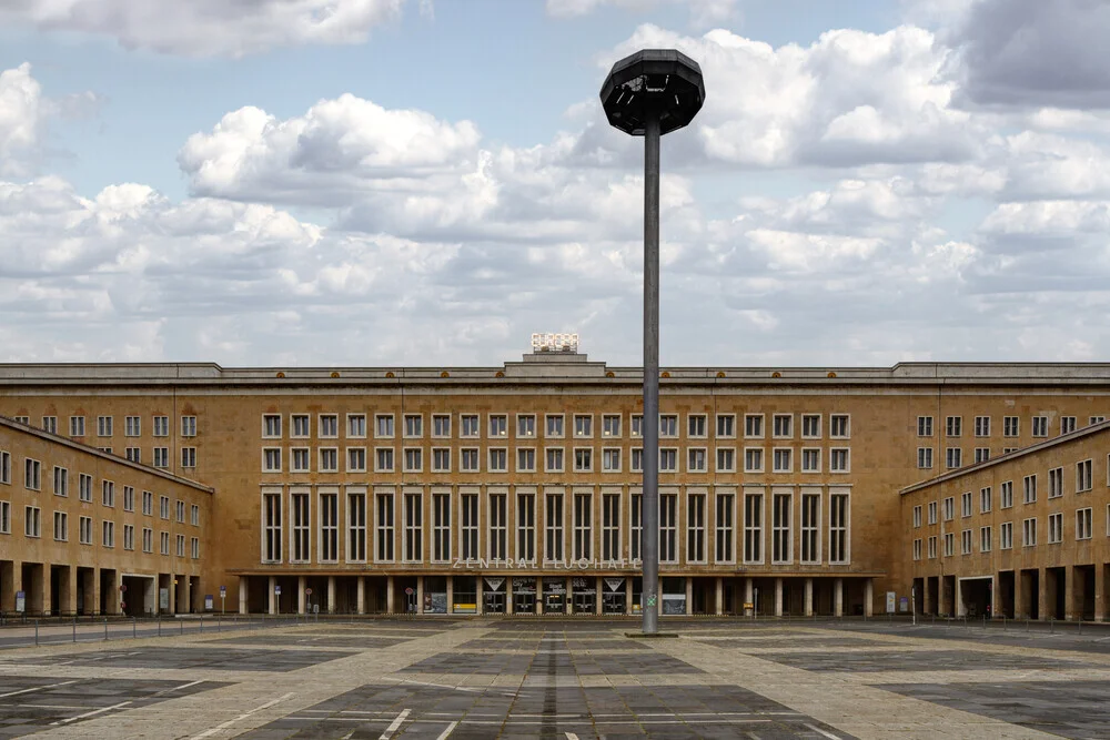 TEMPELHOF NO: 03 - fotokunst von Michael Belhadi