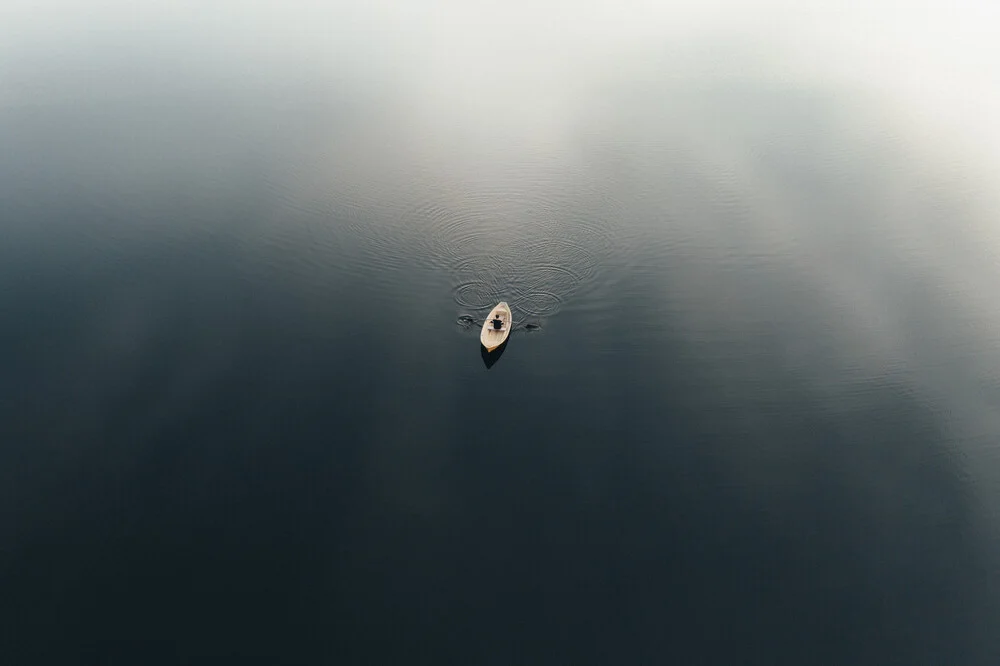 Early morning paddle. - fotokunst von Philipp Heigel