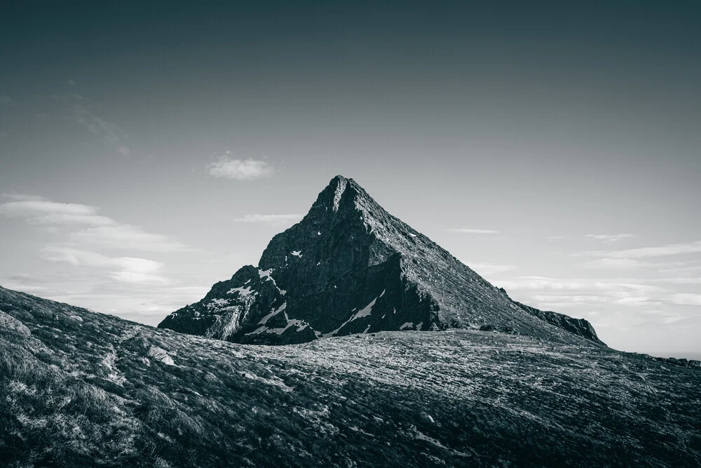 Photo art by Sebastian Worm: serene mountain landscape in Norway