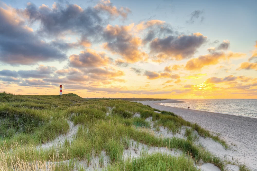 Abendspaziergang auf Sylt - fotokunst von Michael Valjak