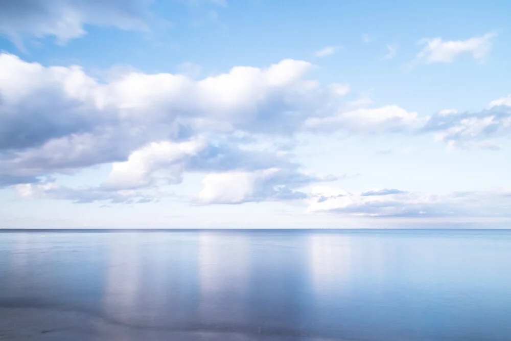 Ostsee mit Wolken - fotokunst von Nadja Jacke