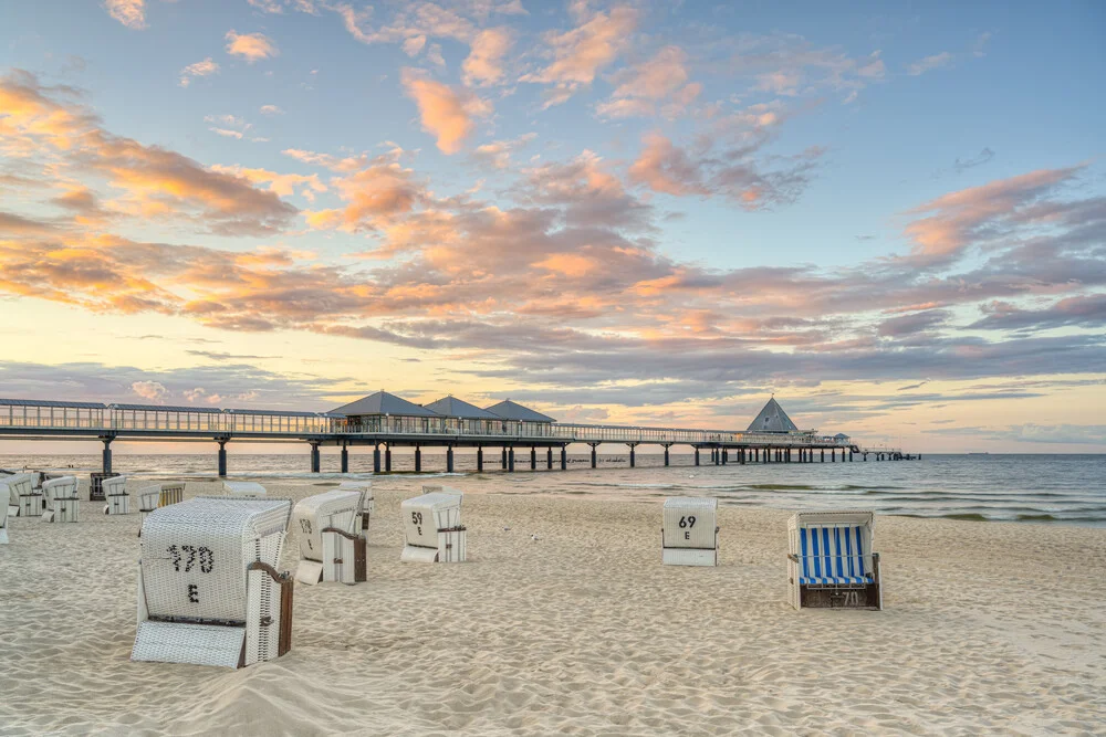 Seebrücke in Heringsdorf auf Usedom - fotokunst von Michael Valjak