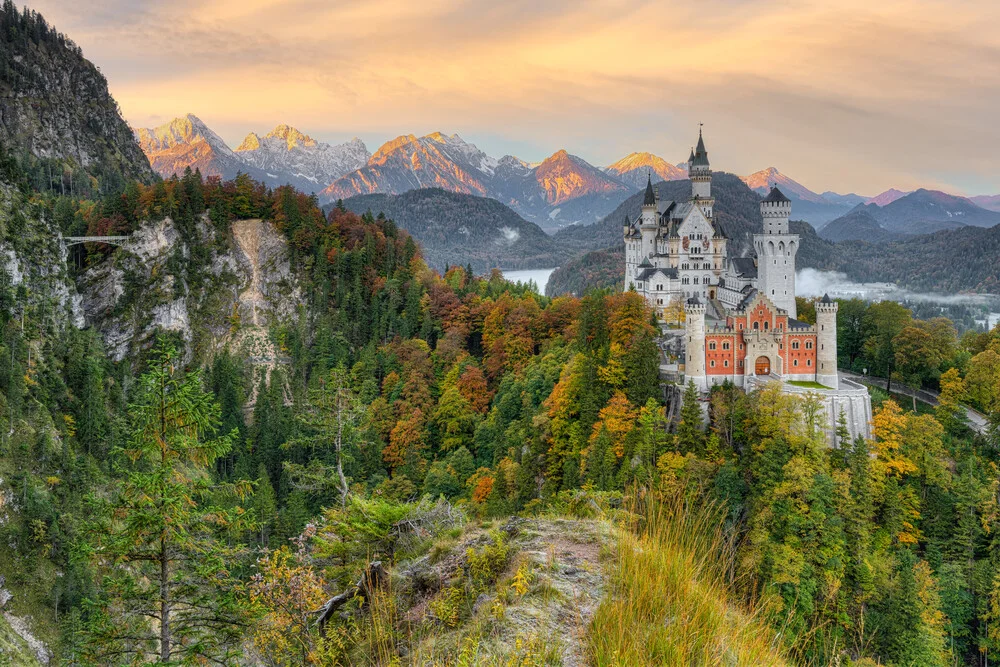 Schloss Neuschwanstein und Marienbrücke - fotokunst von Michael Valjak