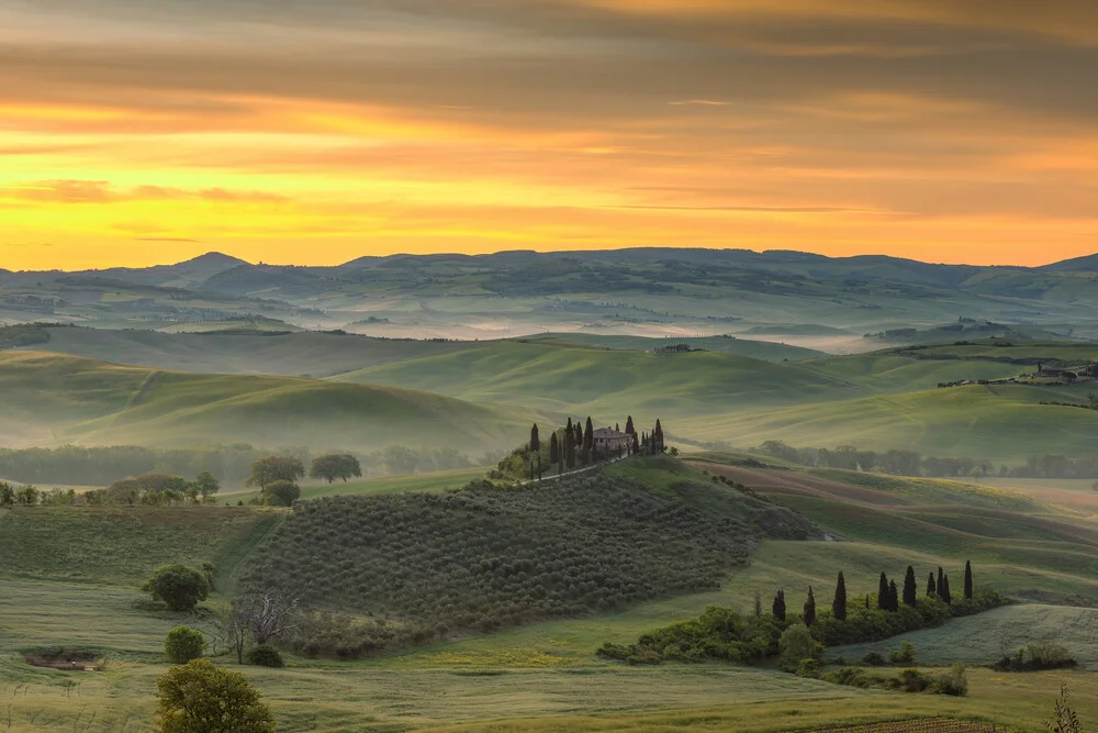 Morning mood in Val d'Orcia in Tuscany - Fineart photography by Michael Valjak