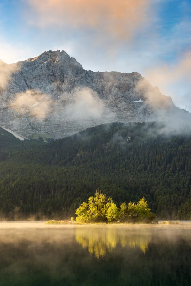 Morgens am Eibsee - fotokunst von Michael Valjak