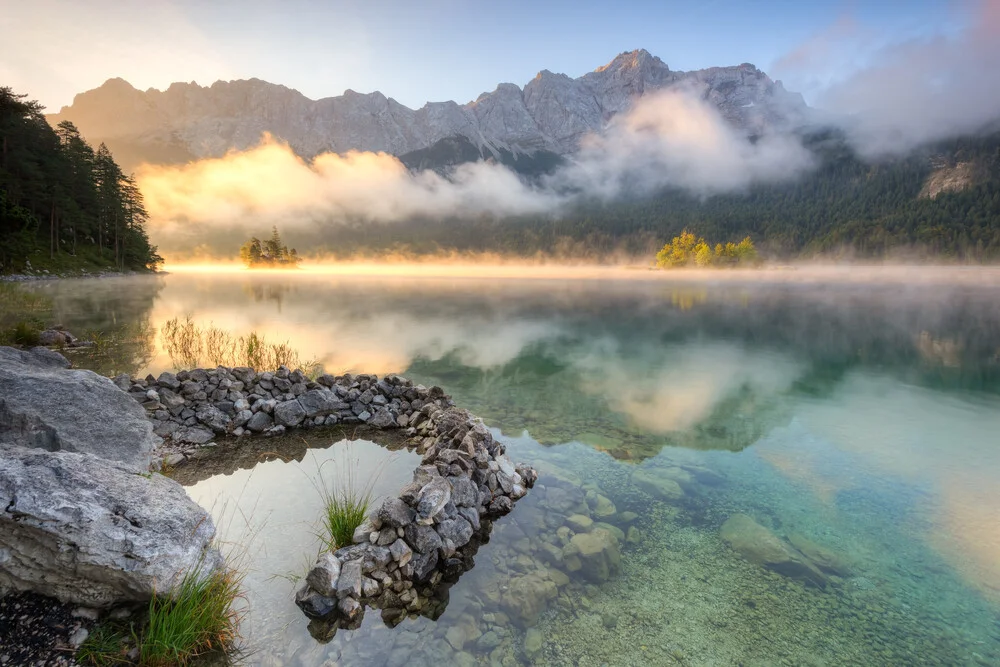 Herbstmorgen am Eibsee - fotokunst von Michael Valjak