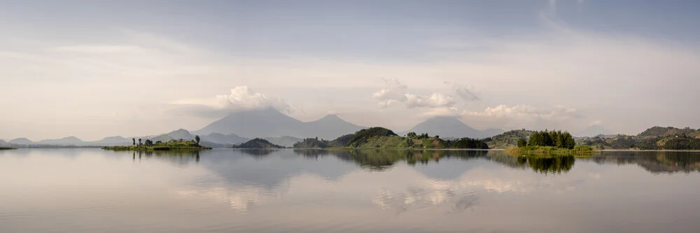 Virunga Mountains - Lake Mutanda Uganda - fotokunst von Dennis Wehrmann