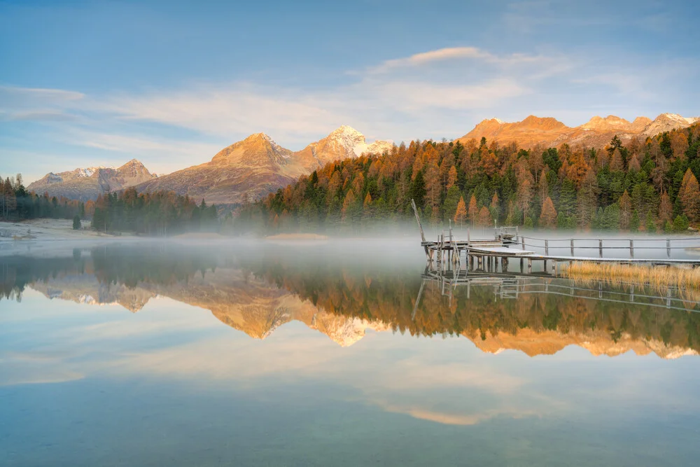 Stazersee im Engadin in der Schweiz kurz vor Sonnenaufgang - fotokunst von Michael Valjak