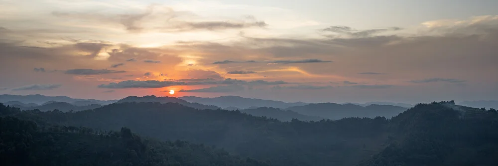 Panorama sunset Bwindi Impenetrable Forest Ruhija Uganda - fotokunst von Dennis Wehrmann