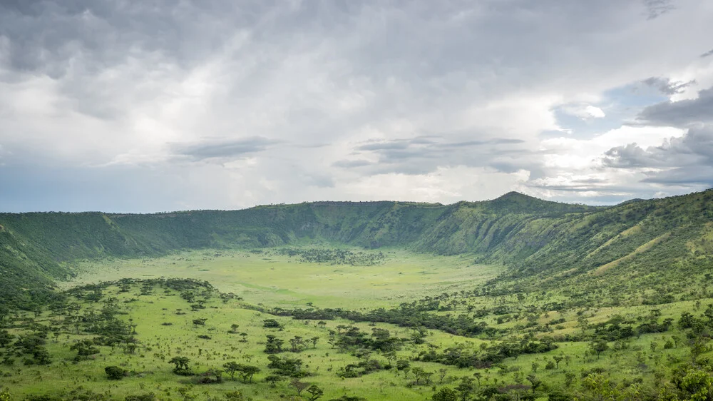 Panorama caldera landscape Queen Elisabeth National Park Uganda - fotokunst von Dennis Wehrmann