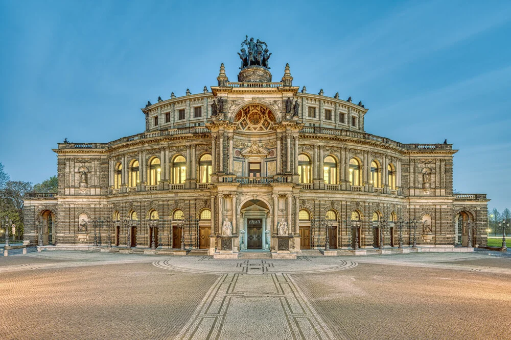 Semperoper in Dresden - fotokunst von Michael Valjak