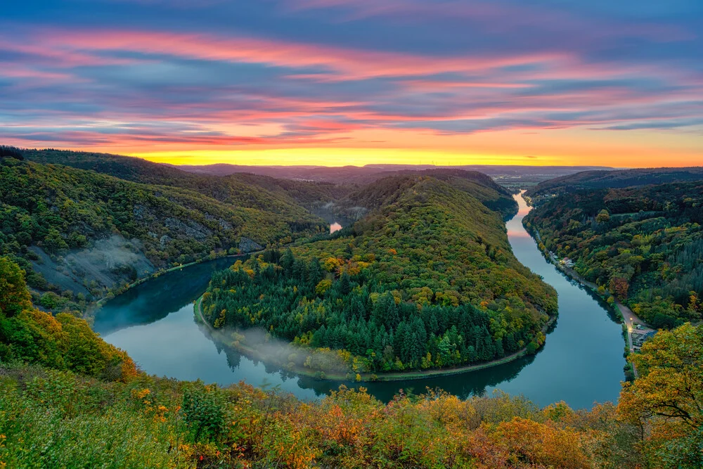 Saarschleife im Saarland kurz vor Sonnenaufgang - fotokunst von Michael Valjak