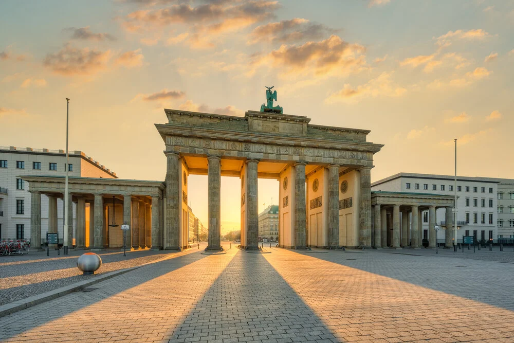 Brandenburger Tor in Berlin - fotokunst von Michael Valjak