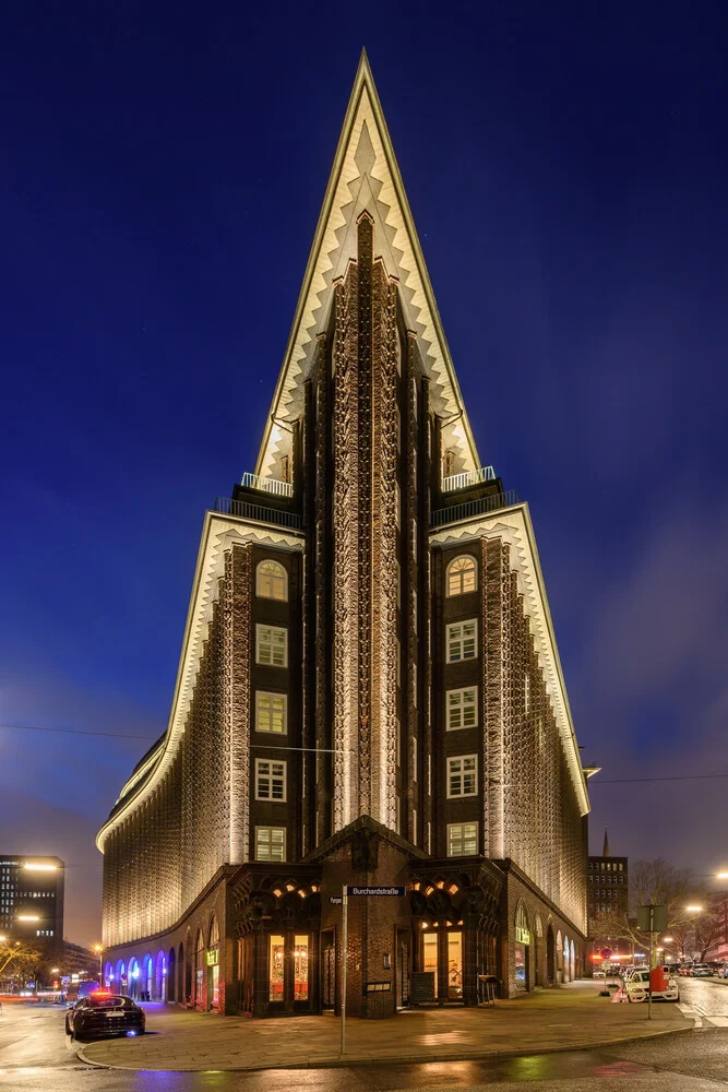 Chilehaus Hamburg - fotokunst von Michael Valjak