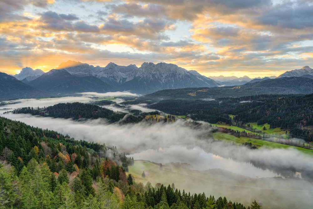 Blick ins Karwendelgebirge - fotokunst von Michael Valjak