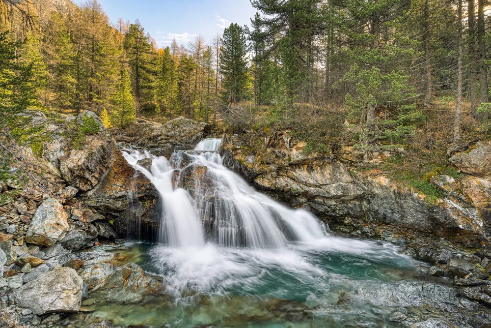 Cascada da Bernina im Engadin in der Schweiz - fotokunst von Michael Valjak