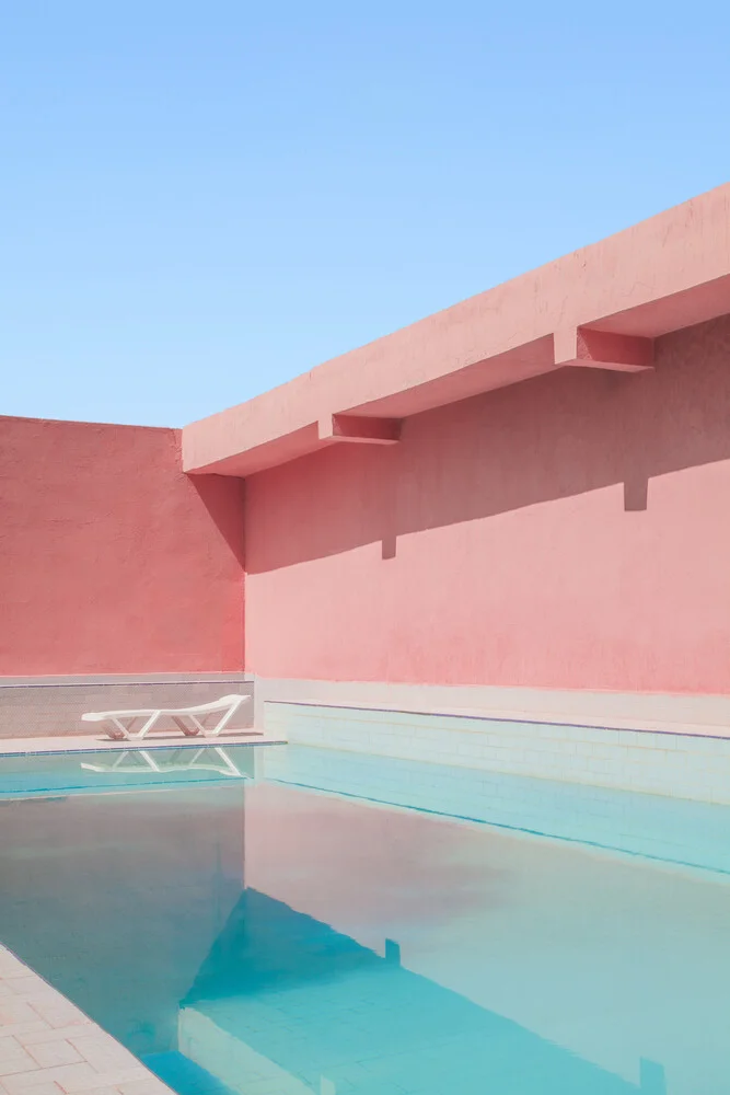 Poolside - fotokunst von Rupert Höller