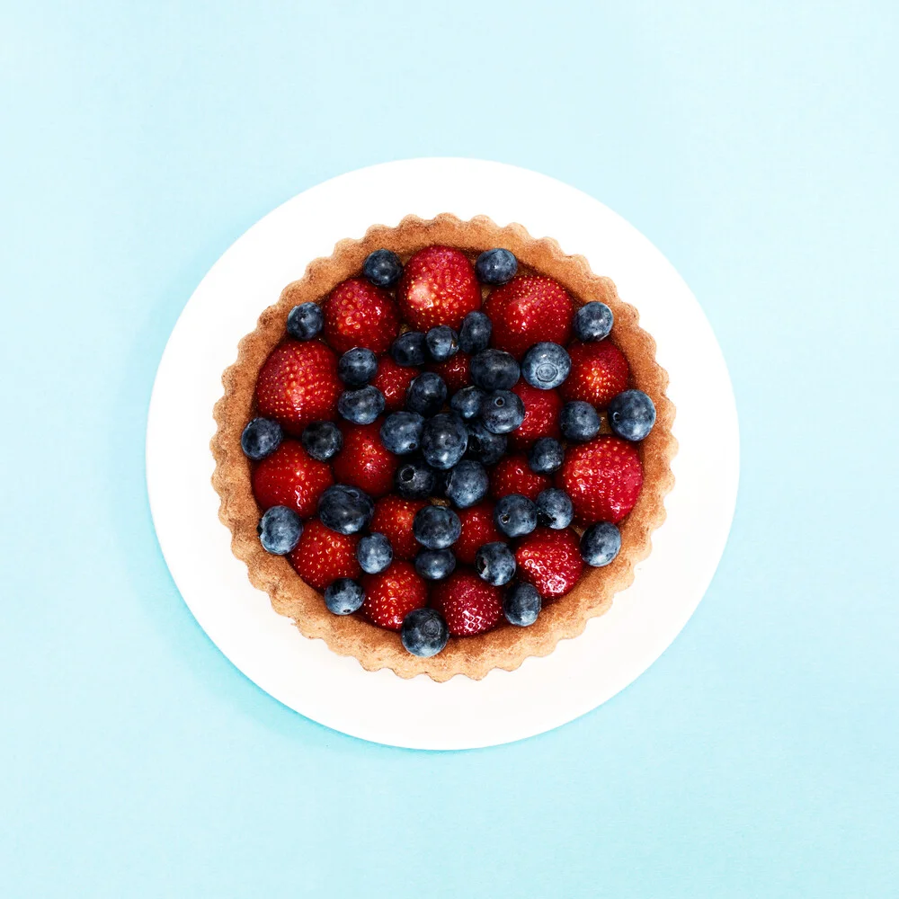 Berry cake - Fineart photography by Manuela Deigert