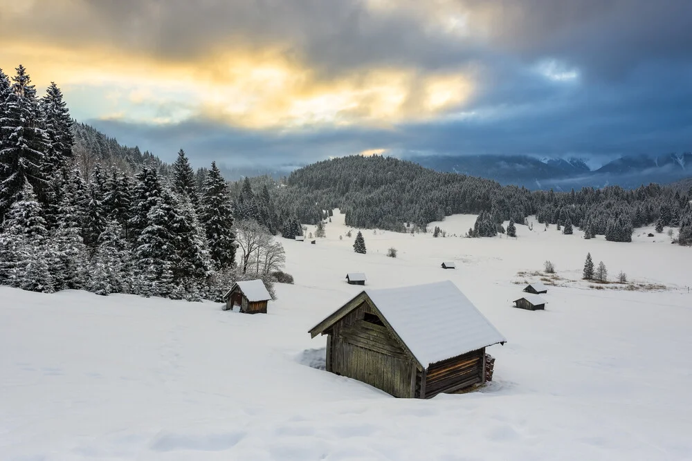 Wintermorgen am Geroldsee in Bayern - fotokunst von Michael Valjak