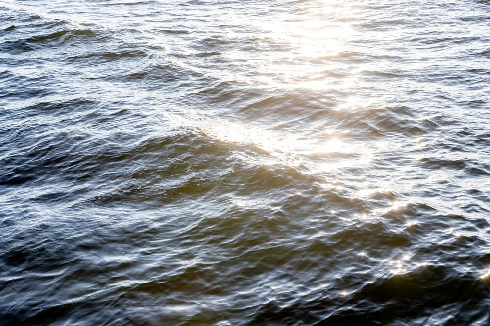 Sunkissed Waves 2 - fotokunst von Mareike Böhmer